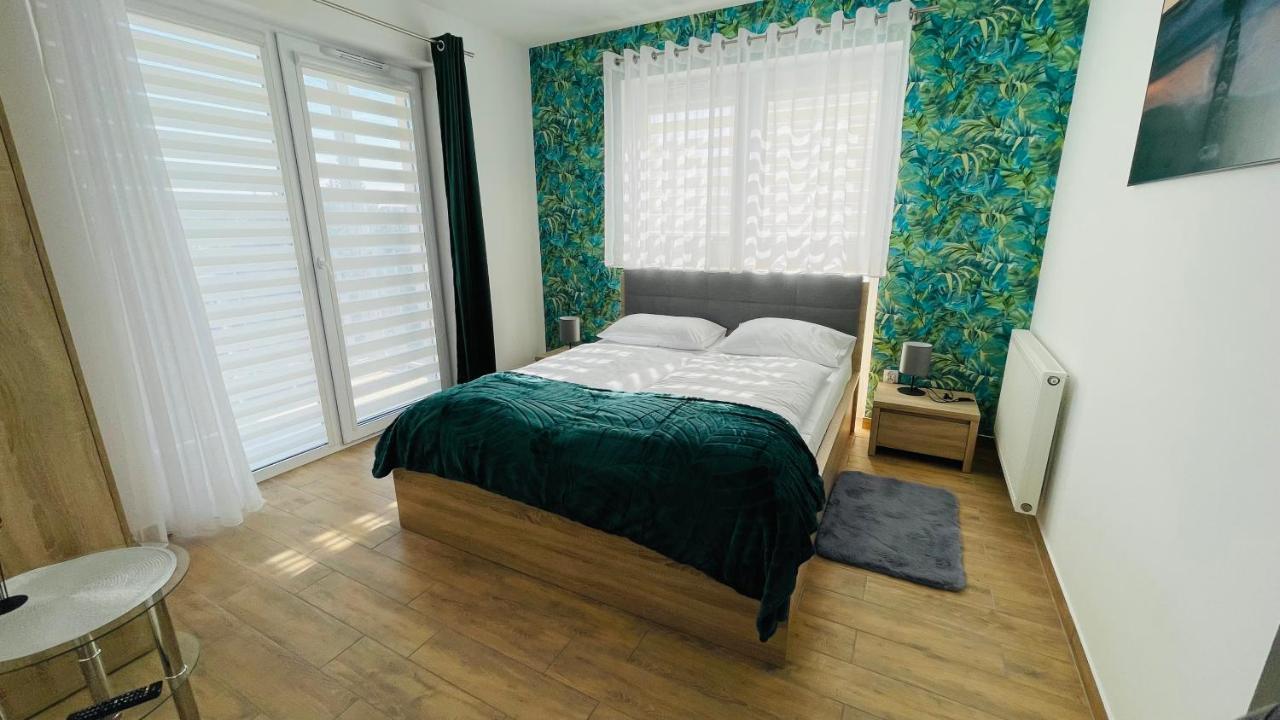 Apartamenty Na Wiejskiej ウストロニエ・モルスキエ エクステリア 写真