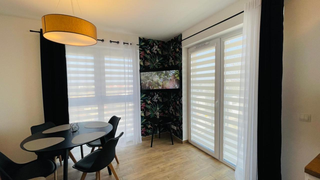 Apartamenty Na Wiejskiej ウストロニエ・モルスキエ エクステリア 写真